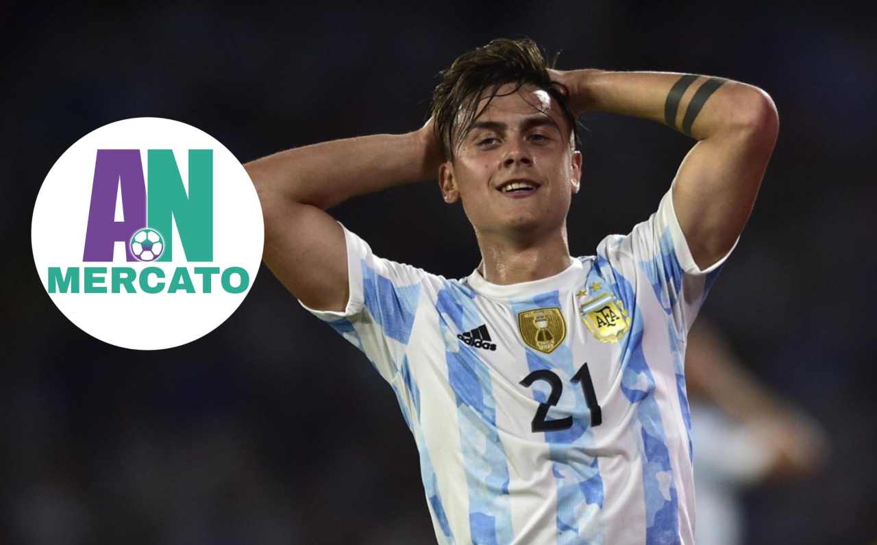 Paulo Dybala con le mani in testa