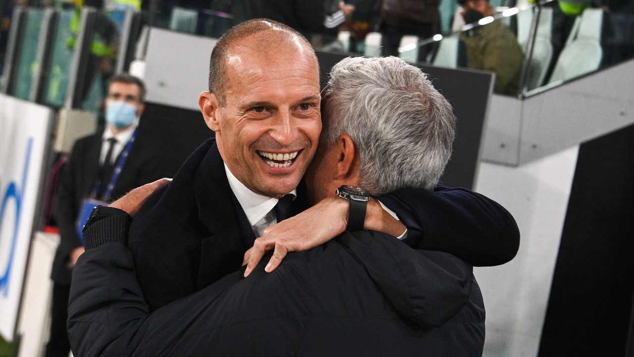 Allegri abbraccia Mourinho