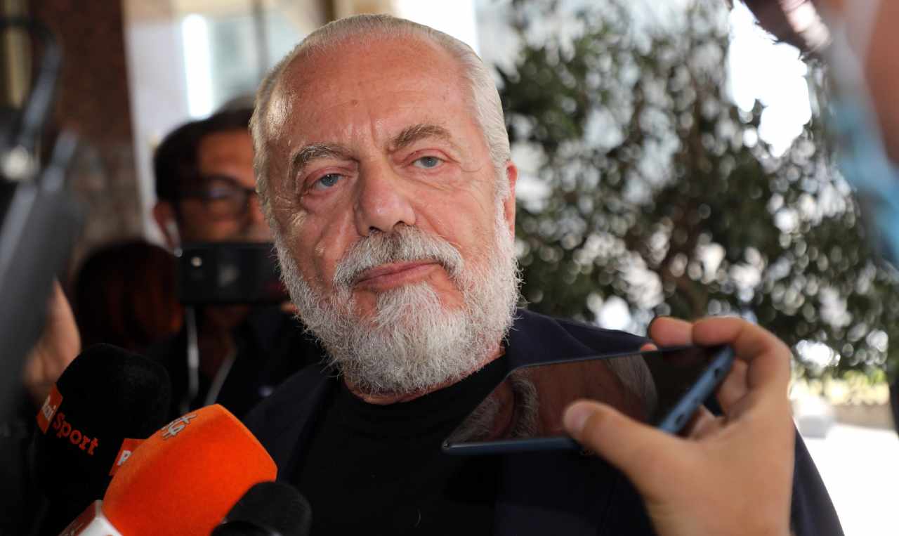 De Laurentiis pensieroso 