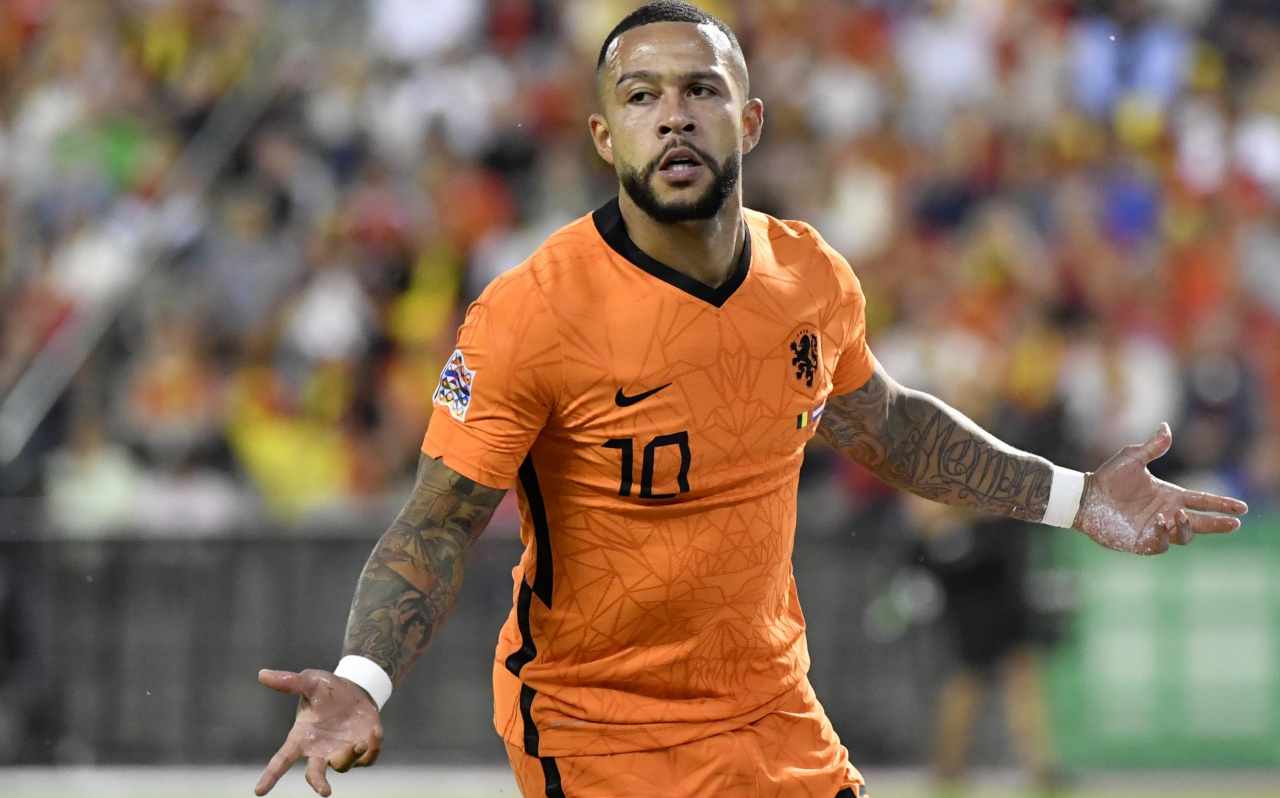 Depay esulta 