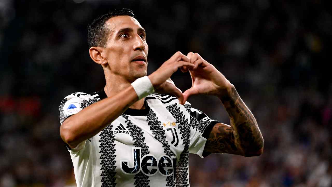 Di Maria fa il cuore con le mani Juventus