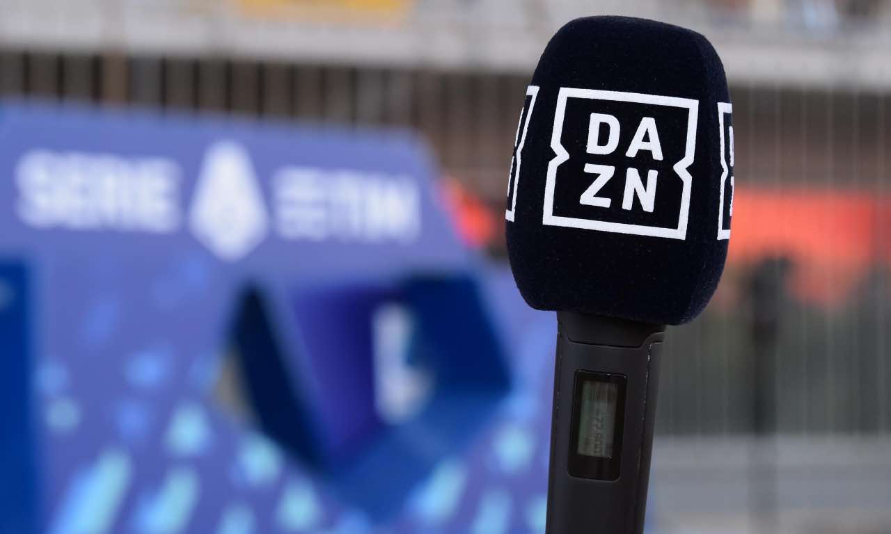 Il microfono di DAZN