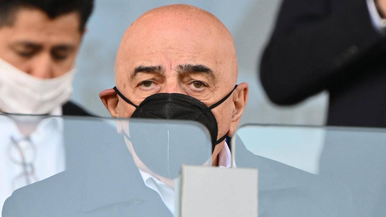 Galliani con la mascherina