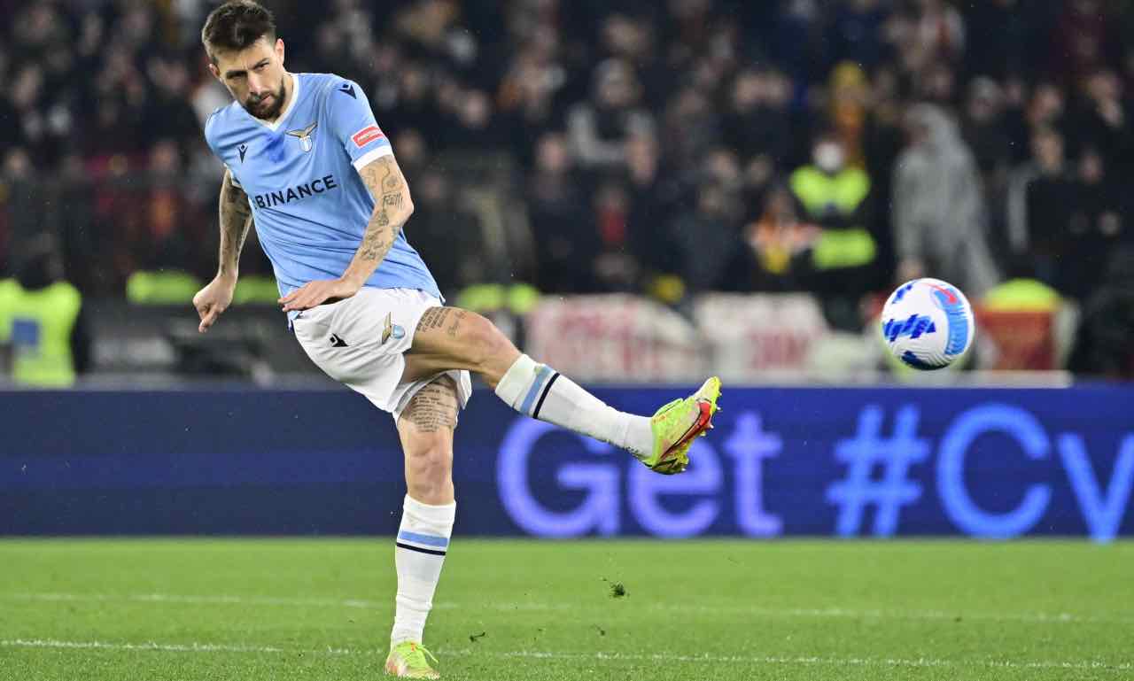 Acerbi in campo con la Lazio