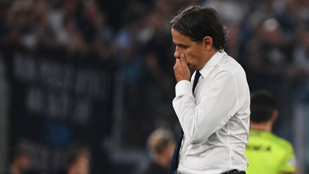 Inzaghi con la mano sul volto Inter