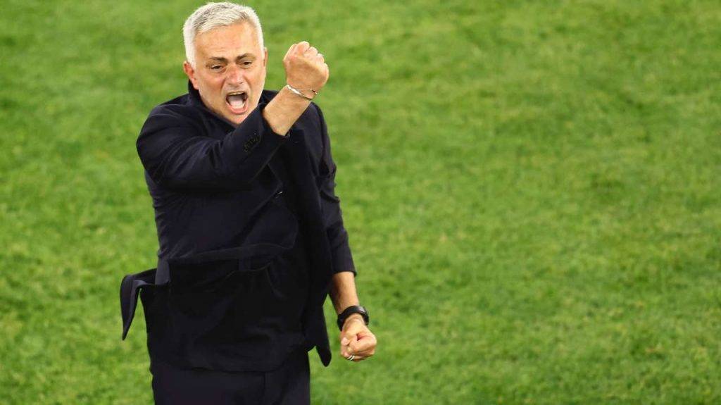 Roma, Mourinho esulta