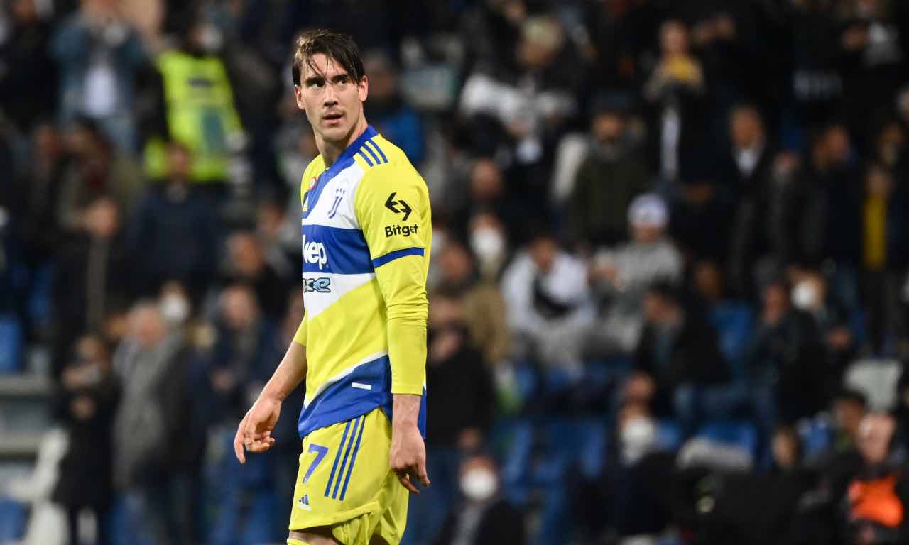 Vlahovic in campo con la Juventus