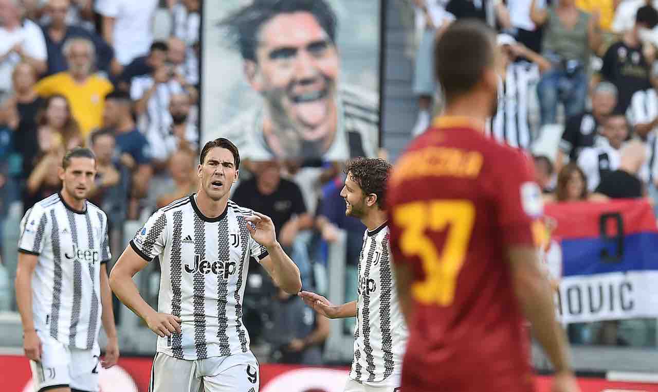 Vlahovic esulta contro la Roma