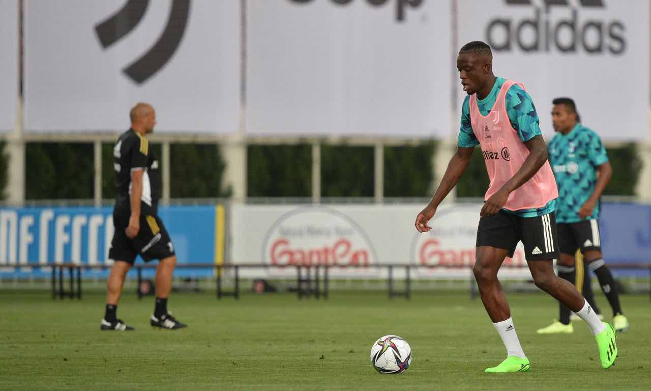 Zakaria si allena con la Juventus