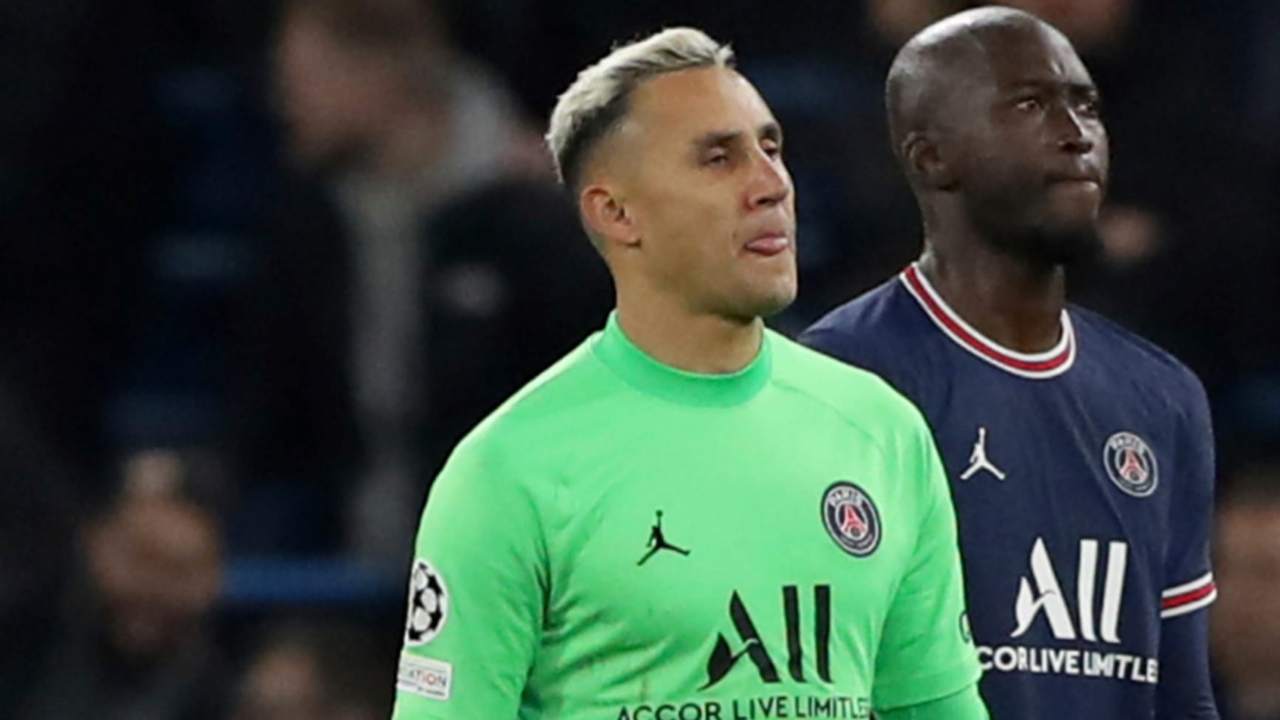 Keylor Navas e Danilo Pereira in campo PSG