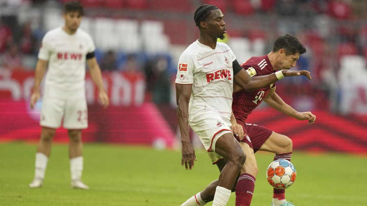 Kingsley Ehizibue in campo Colonia