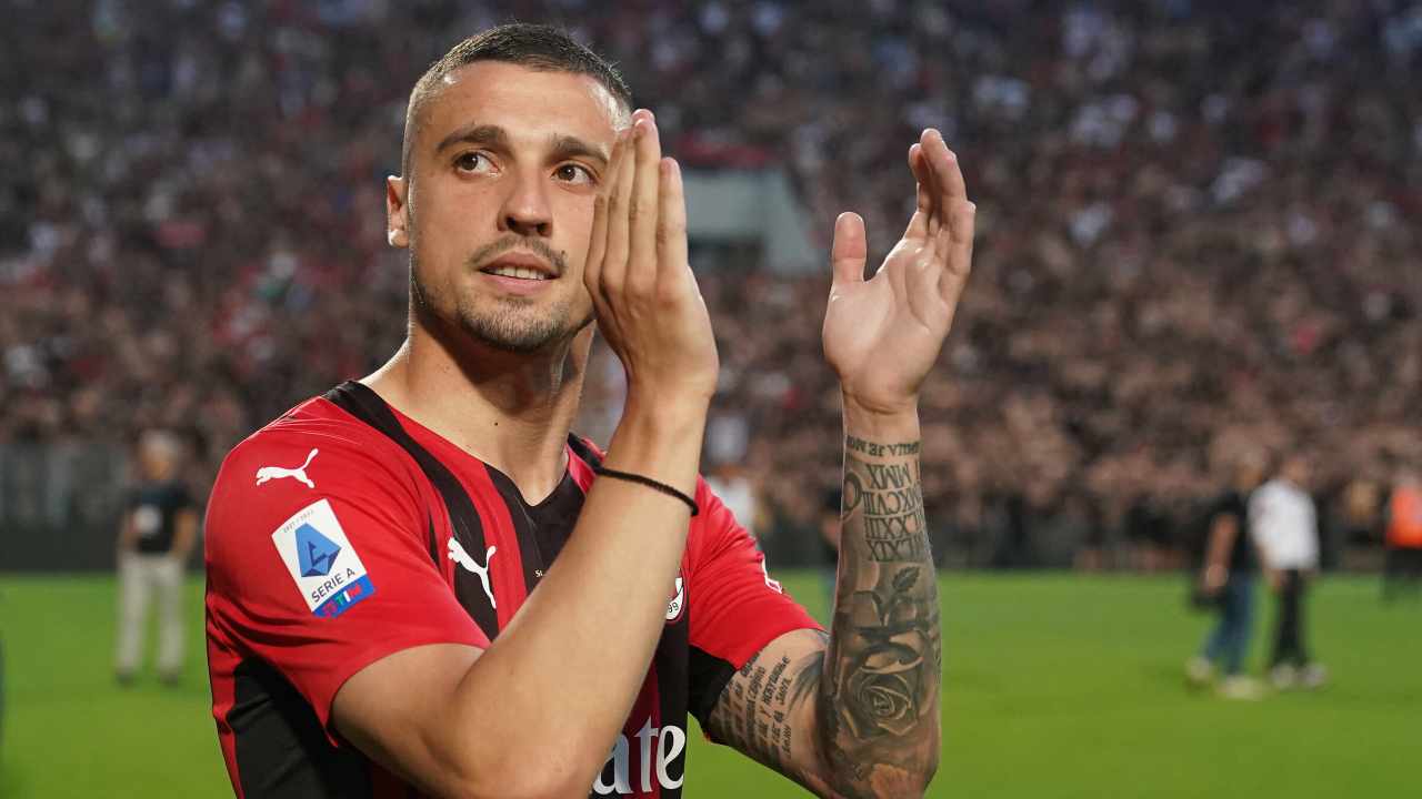 Krunic batte le mani Milan