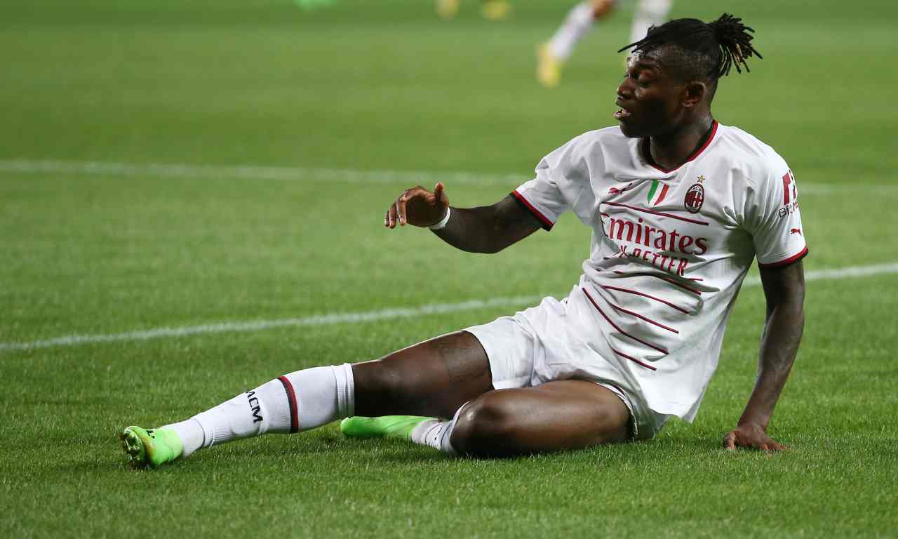 Leao durante Atalanta-Milan 