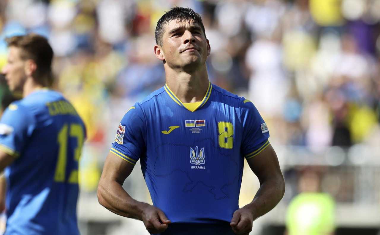 Malinovskyi con la maglia dell'Ucraina 