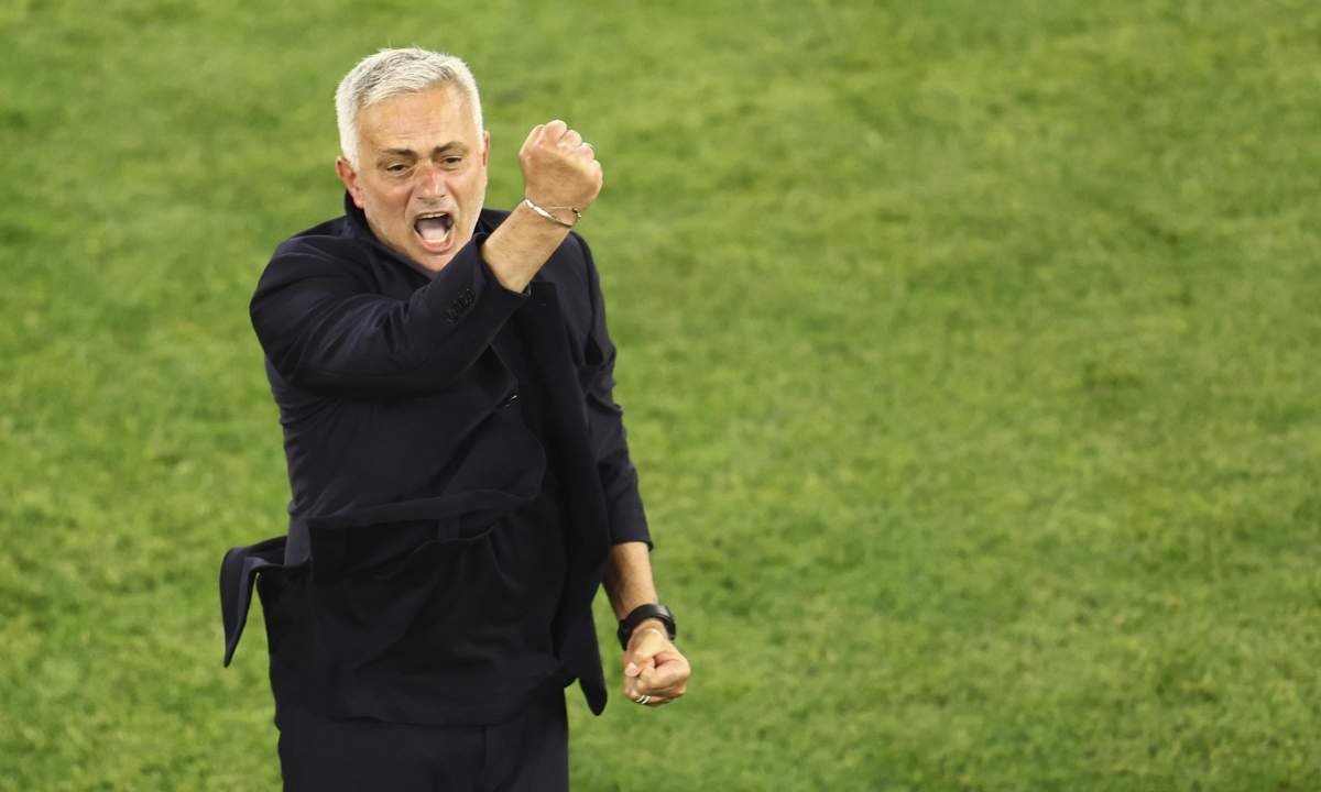 Calciomercato Roma, Mourinho ha puntato la preda: scippo in arrivo