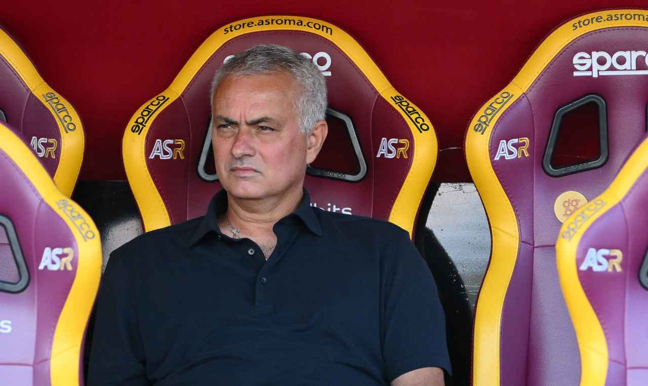 Mourinho pensieroso