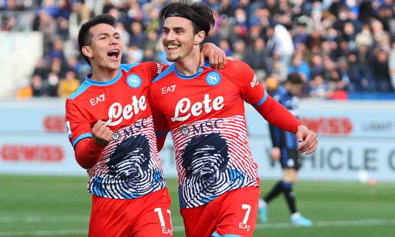 Elmas e Lozano esultano al gol del Napoli