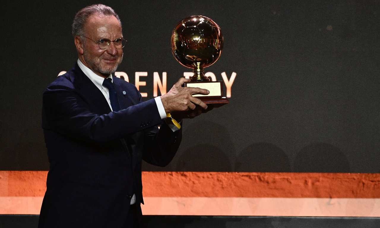 Rummenigge durante una premiazione 