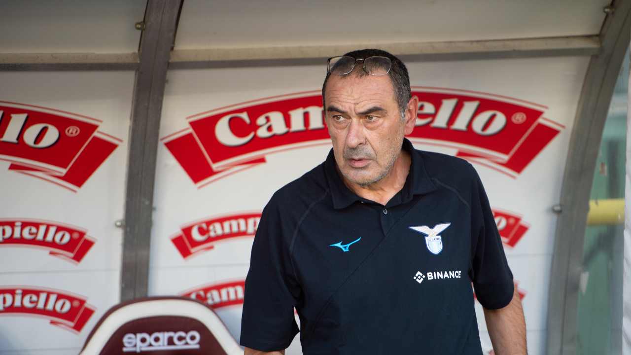 Sarri guarda deluso Lazio