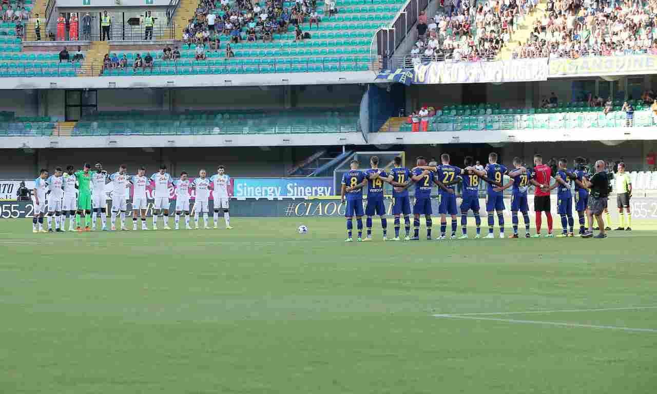 Verona-Napoli durante un minuto di silenzio 