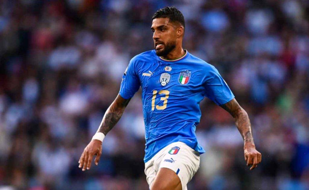 Emerson Palmieri in azione con l'Italia