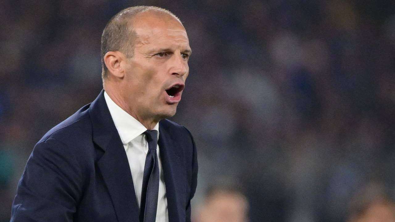 Massimiliano Allegri pensieroso