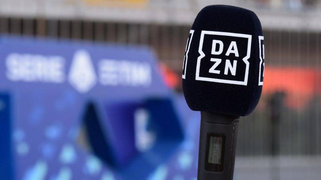 Dazn, il microfono