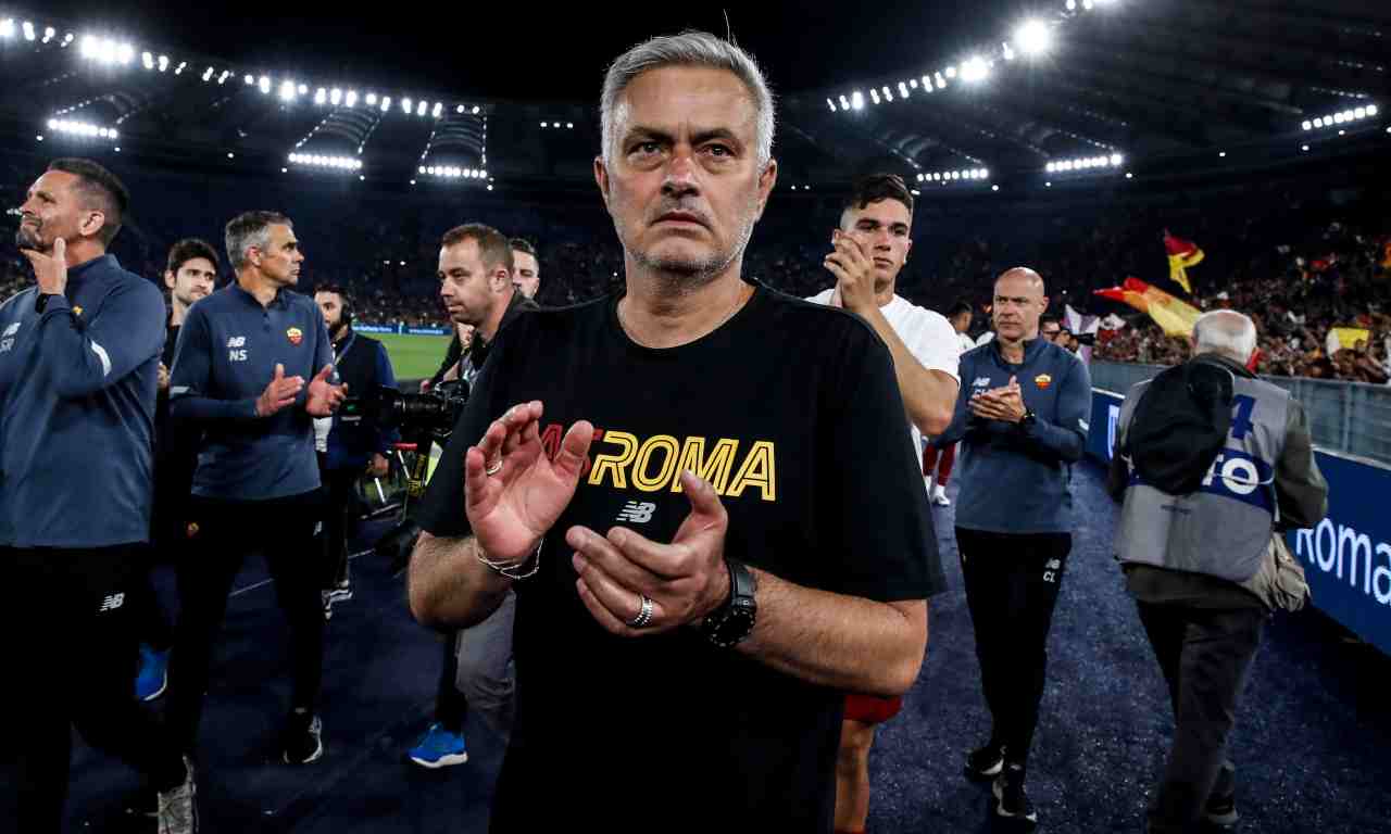 Roma, Mourinho applaude