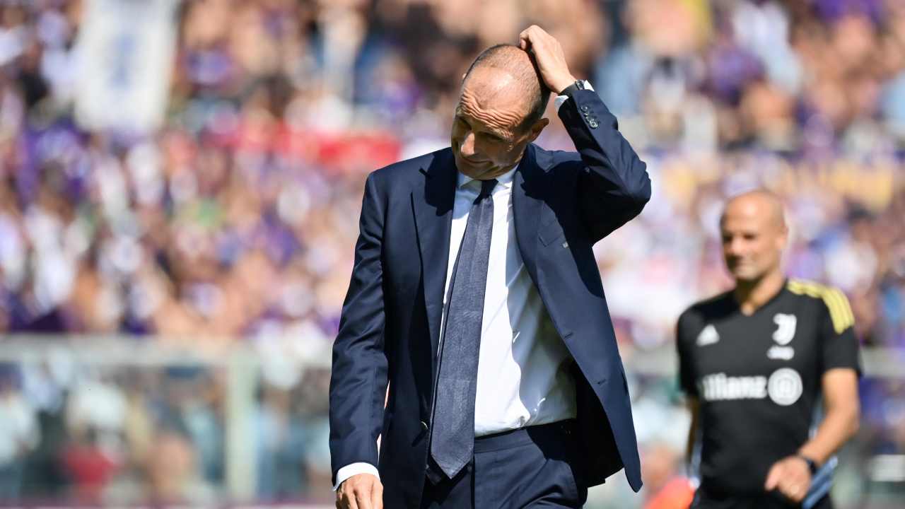 Allegri con la mano in testa Juve