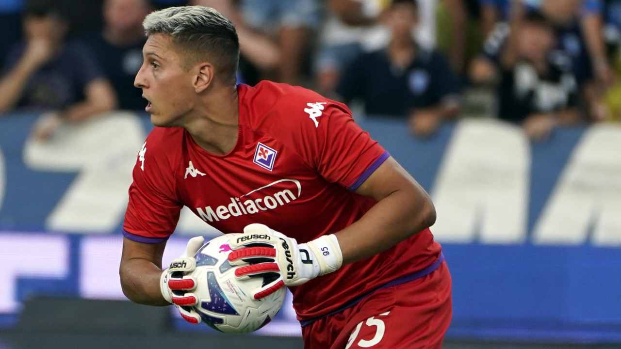 Gollini con il pallone in mano Fiorentina 