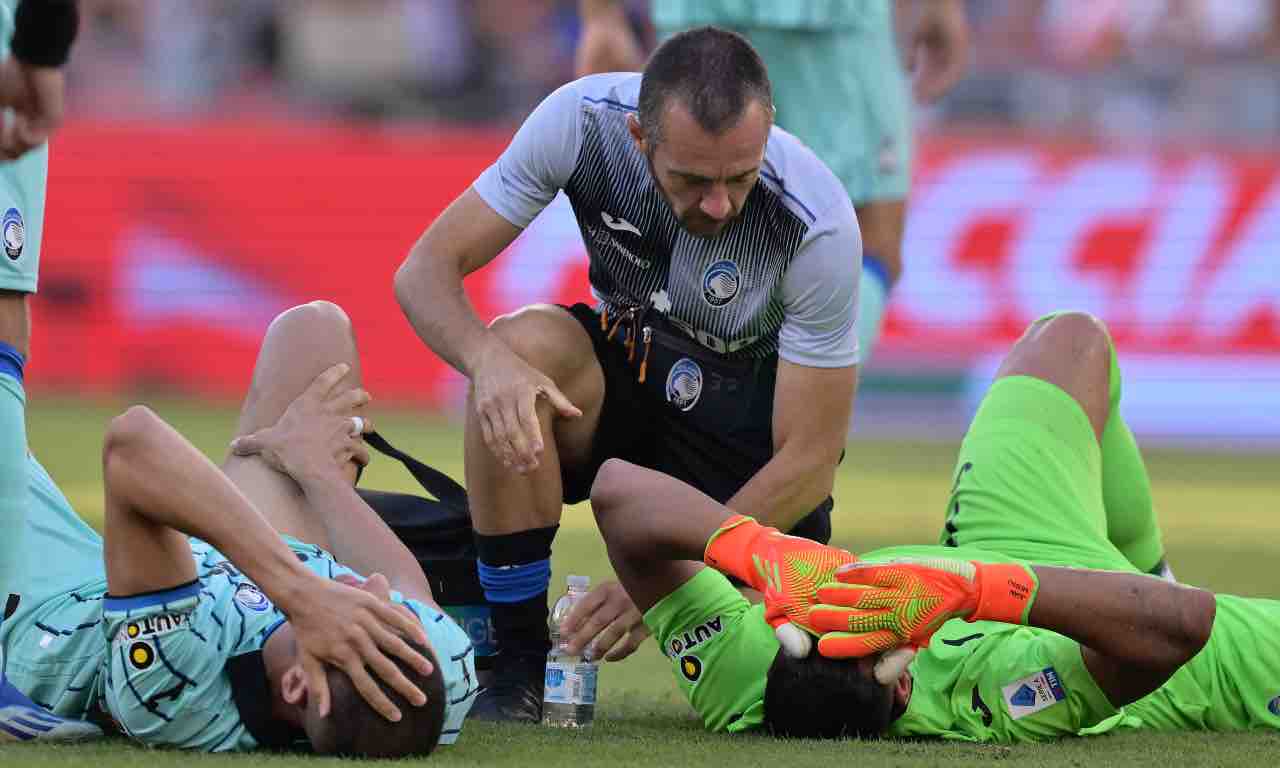 Demiral e Musso a terra dopo uno scontro di gioco