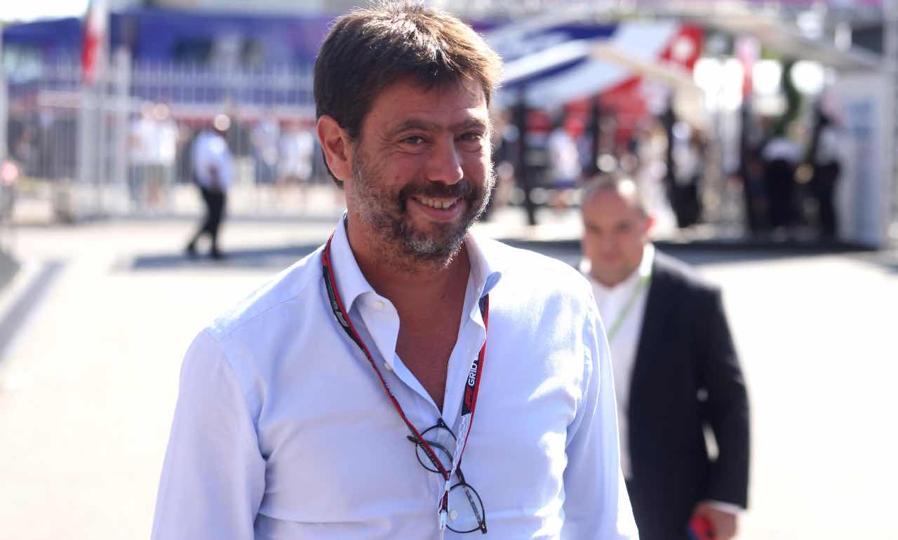 Agnelli sorridente