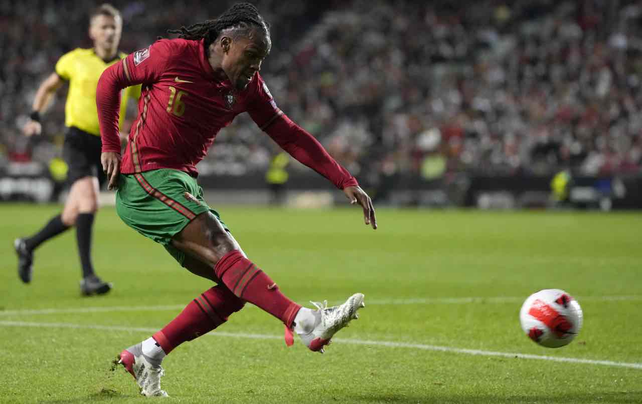 Renato Sanches in azione col Portogallo