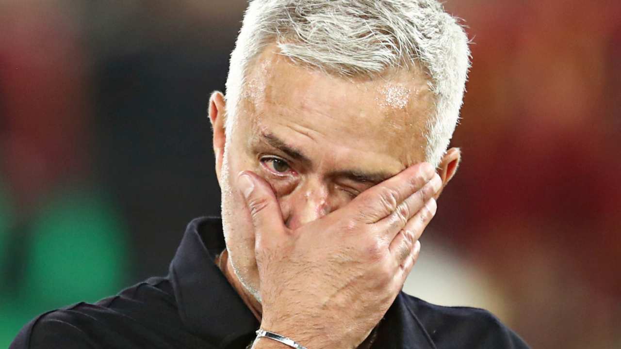 Mourinho pensieroso