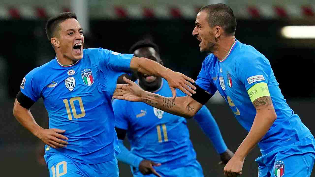 Raspadori esulta dopo il gol all'Inghilterra: 'Tre Leoni' possibile insidia per Mancini sulla strada verso l'Europeo 