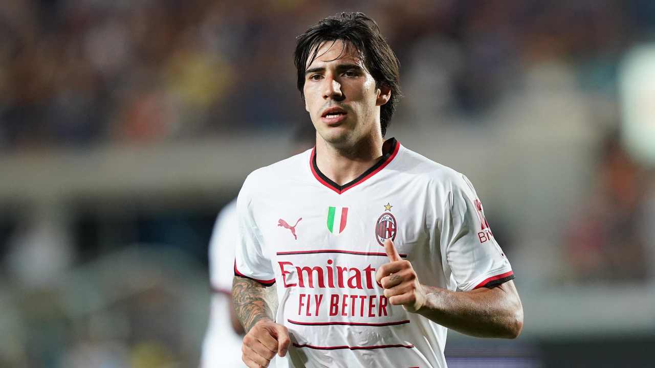 Tonali in campo con il Milan