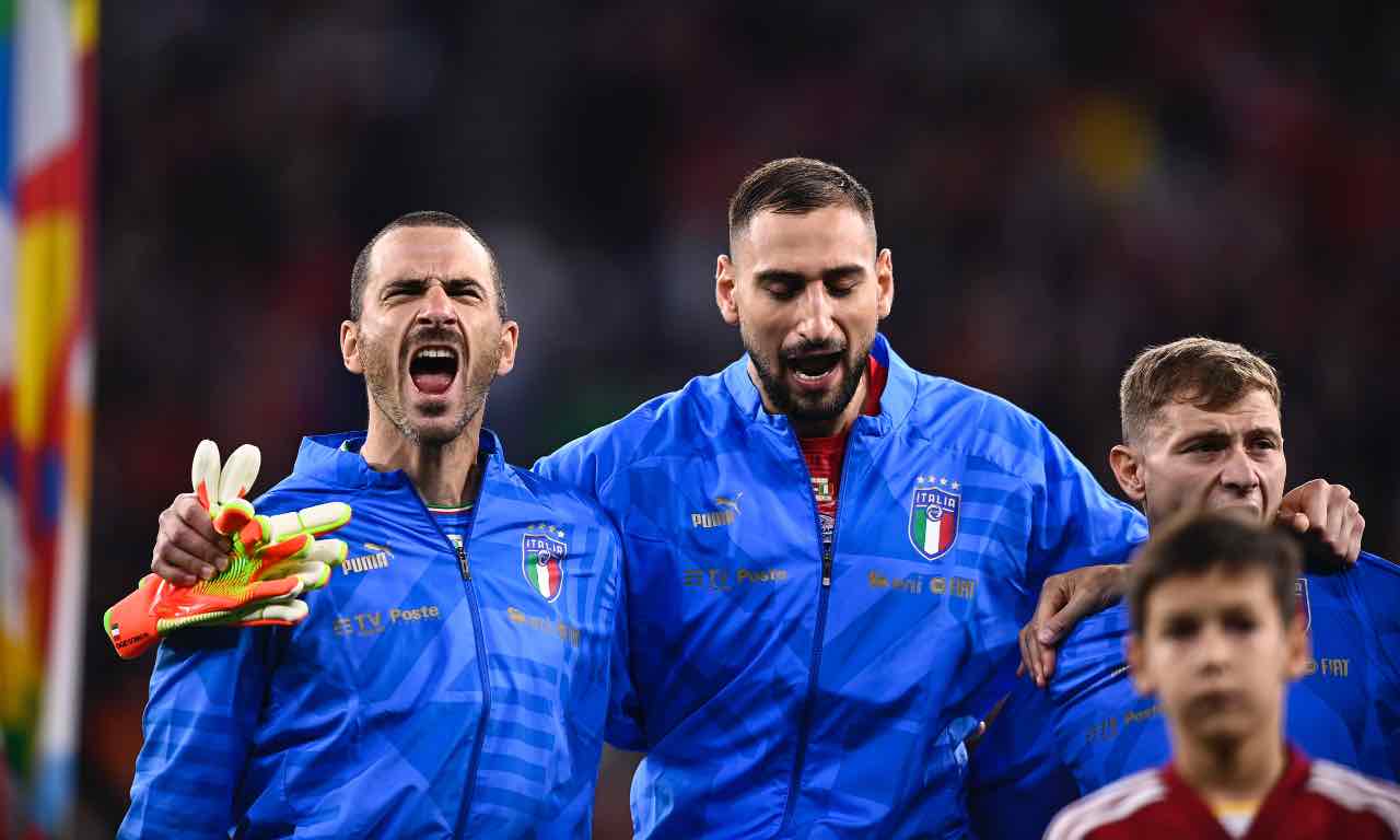 Donnarumma e i compagni recitano l'inno d'Italia