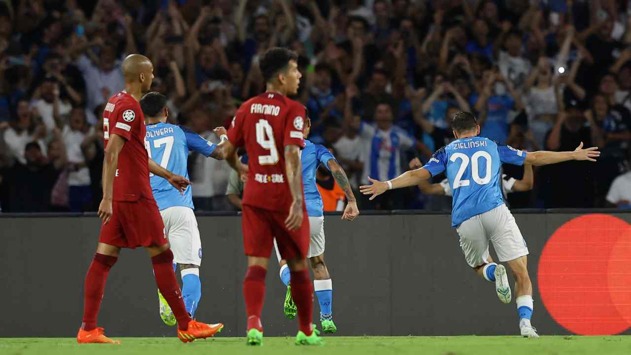 Zielinski esulta dopo il gol Napoli