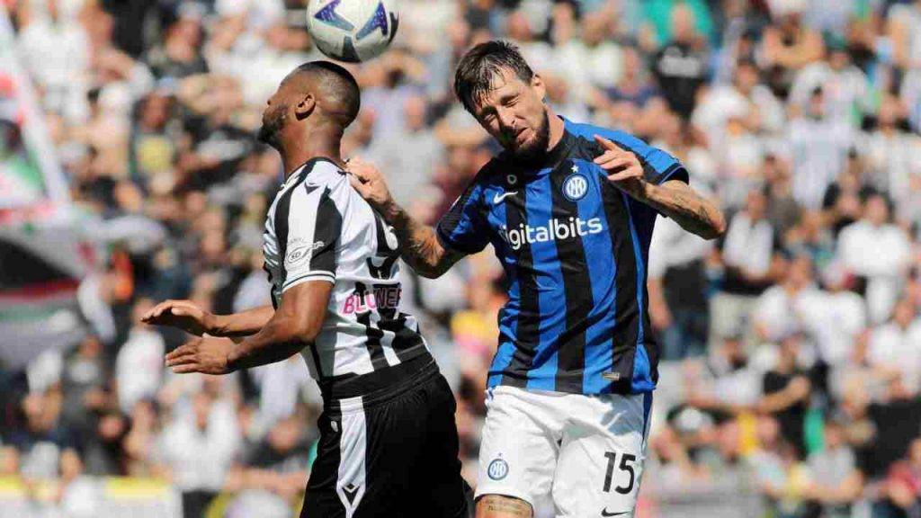 Acerbi con la maglia dell'Inter