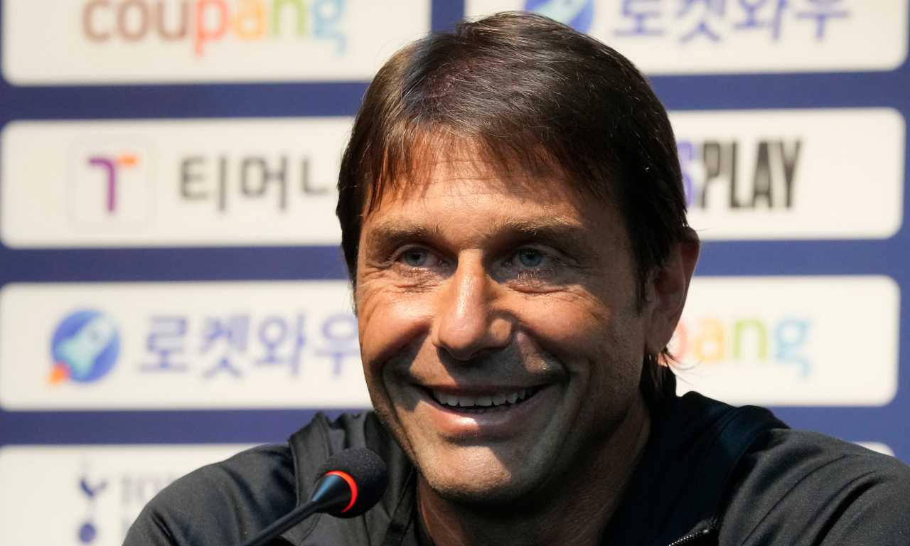 Conte sorride 