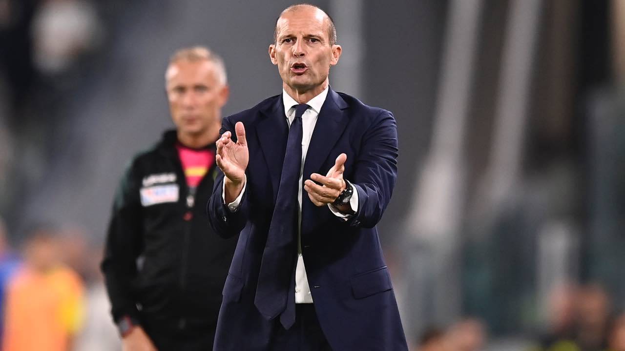 Massimiliano Allegri pensieroso