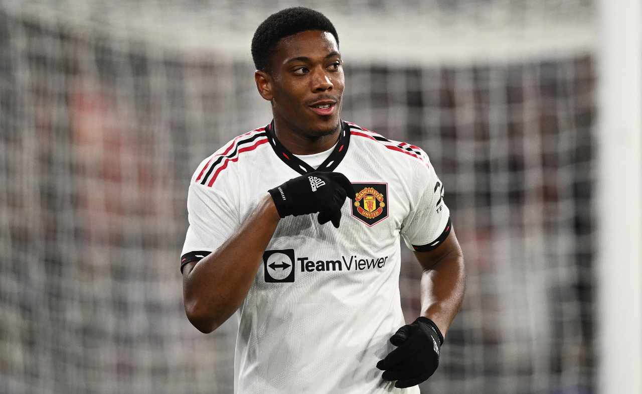 Martial con la maglia del Manchester United 