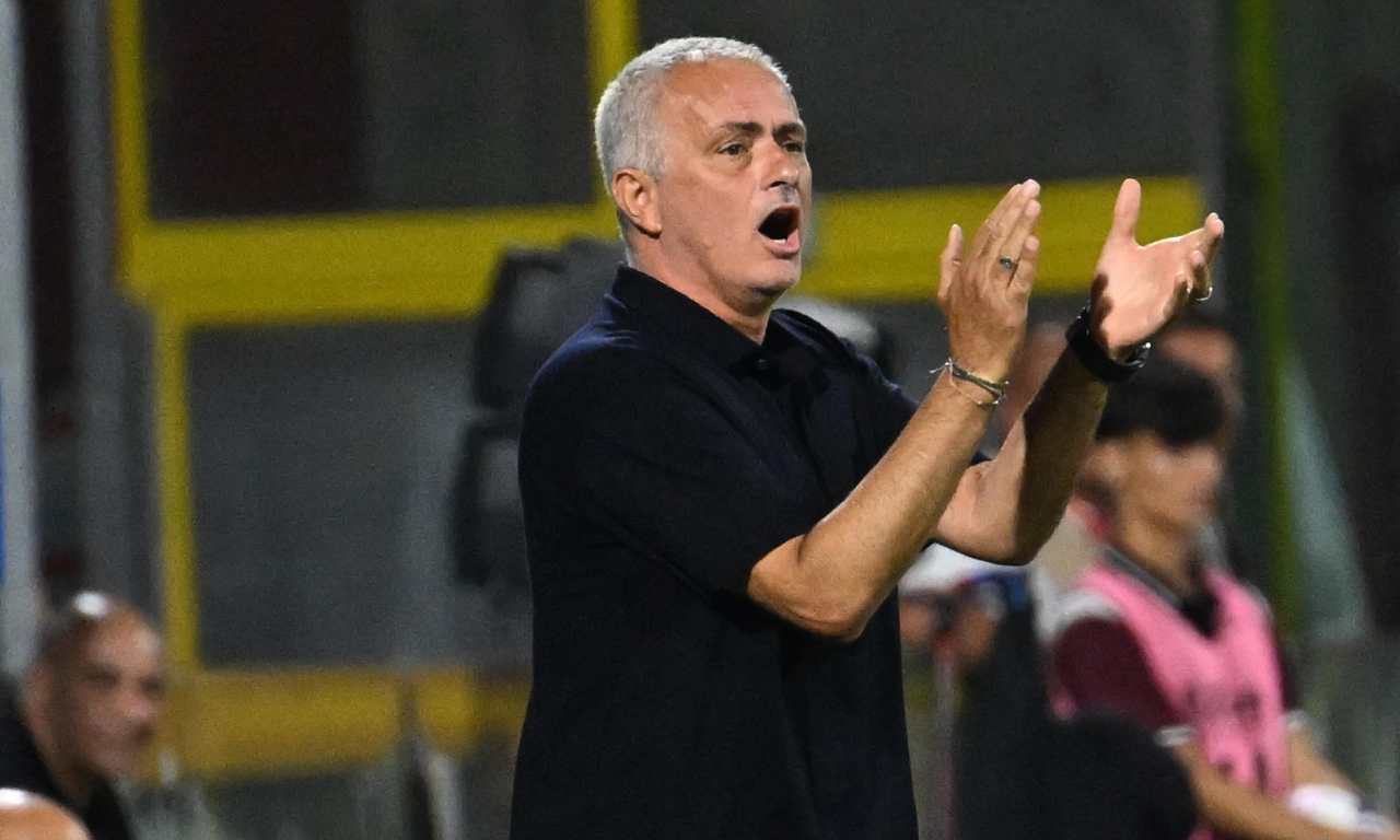 Roma, Mourinho applaude