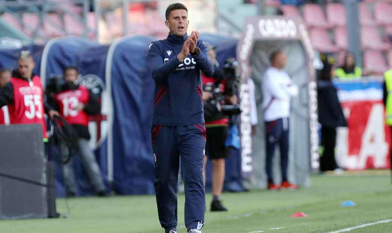 Bologna, Thiago Motta applaude