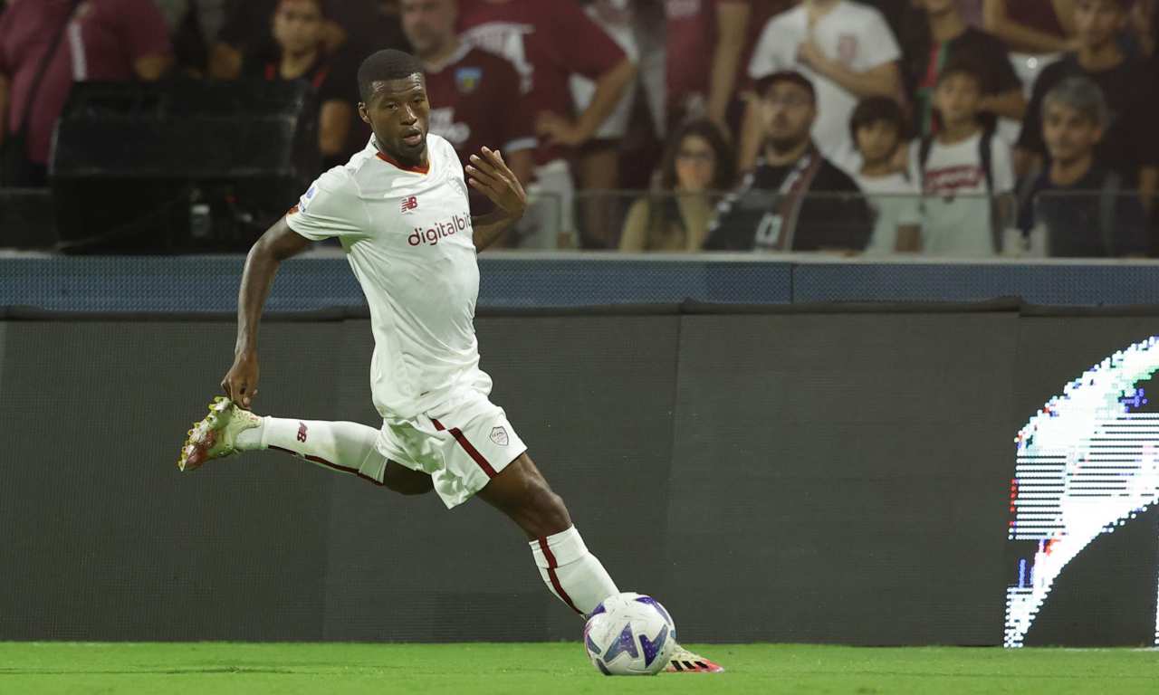 Wijnaldum con la maglia della Roma 