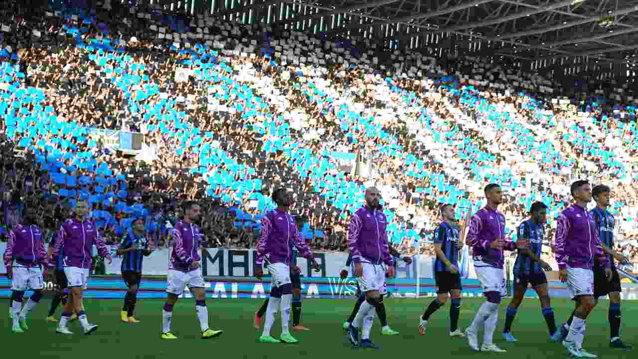 Atalanta-Fiorentina giocatori entrano in campo 