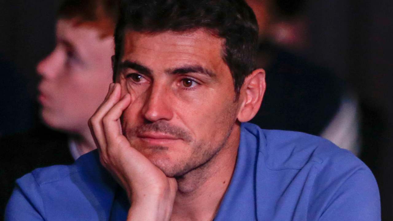 Casillas con l'espressione pensierosa 