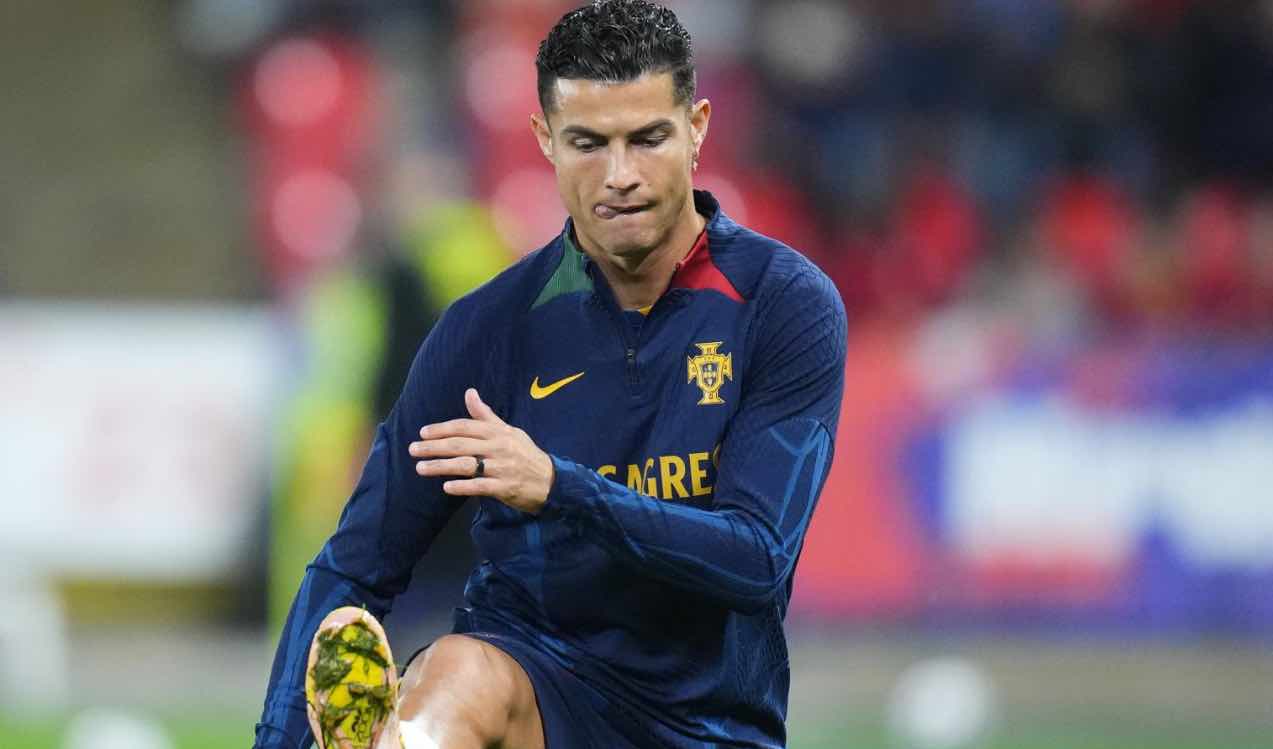 Ronaldo in riscaldamento col Portogallo