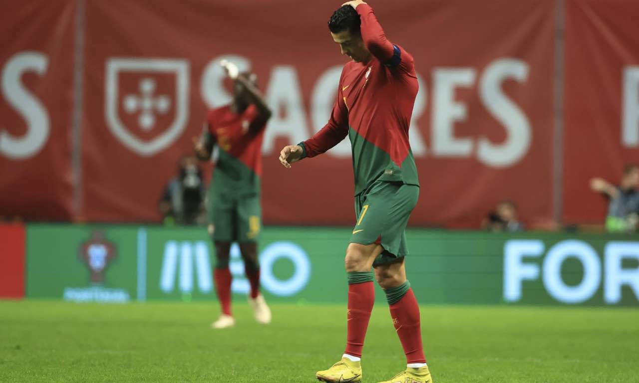 Cristiano Ronaldo a testa bassa