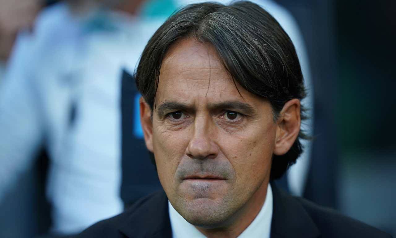 Inzaghi pensieroso in panchina